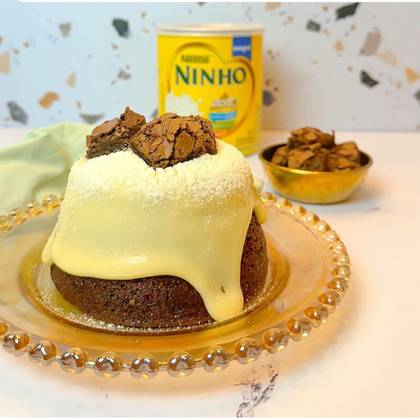 Bolo Vulcão Brownie com Nido