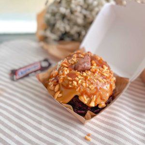 Bolo Vulcão SNICKERS